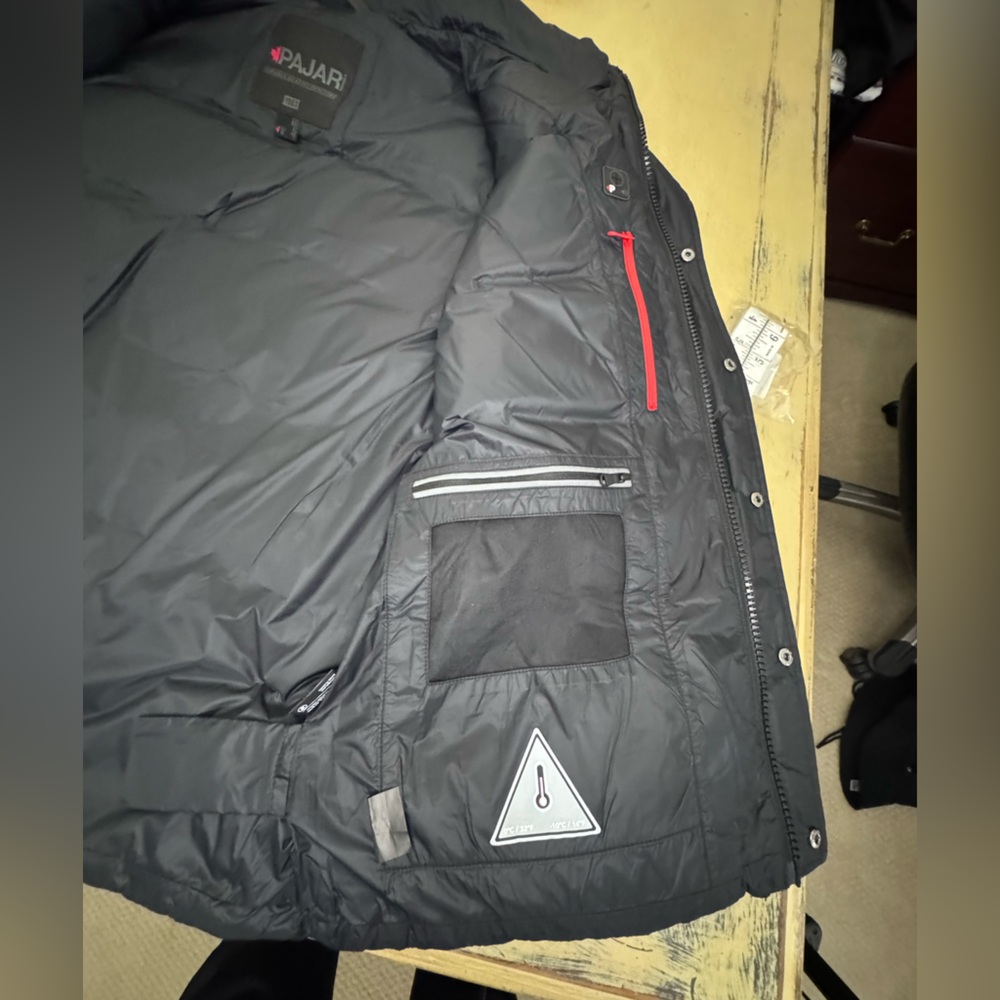 Pajar Men's Puffer Vest - Picture 6 of 11